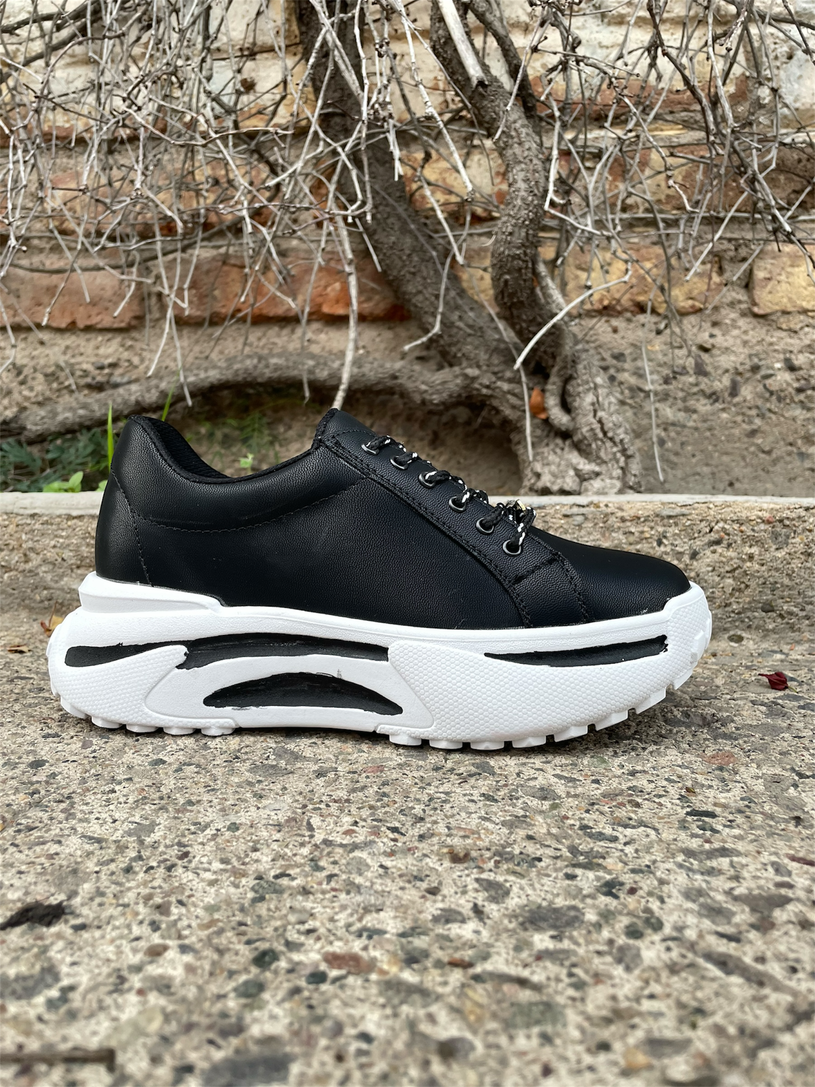 SPORTY BLACK