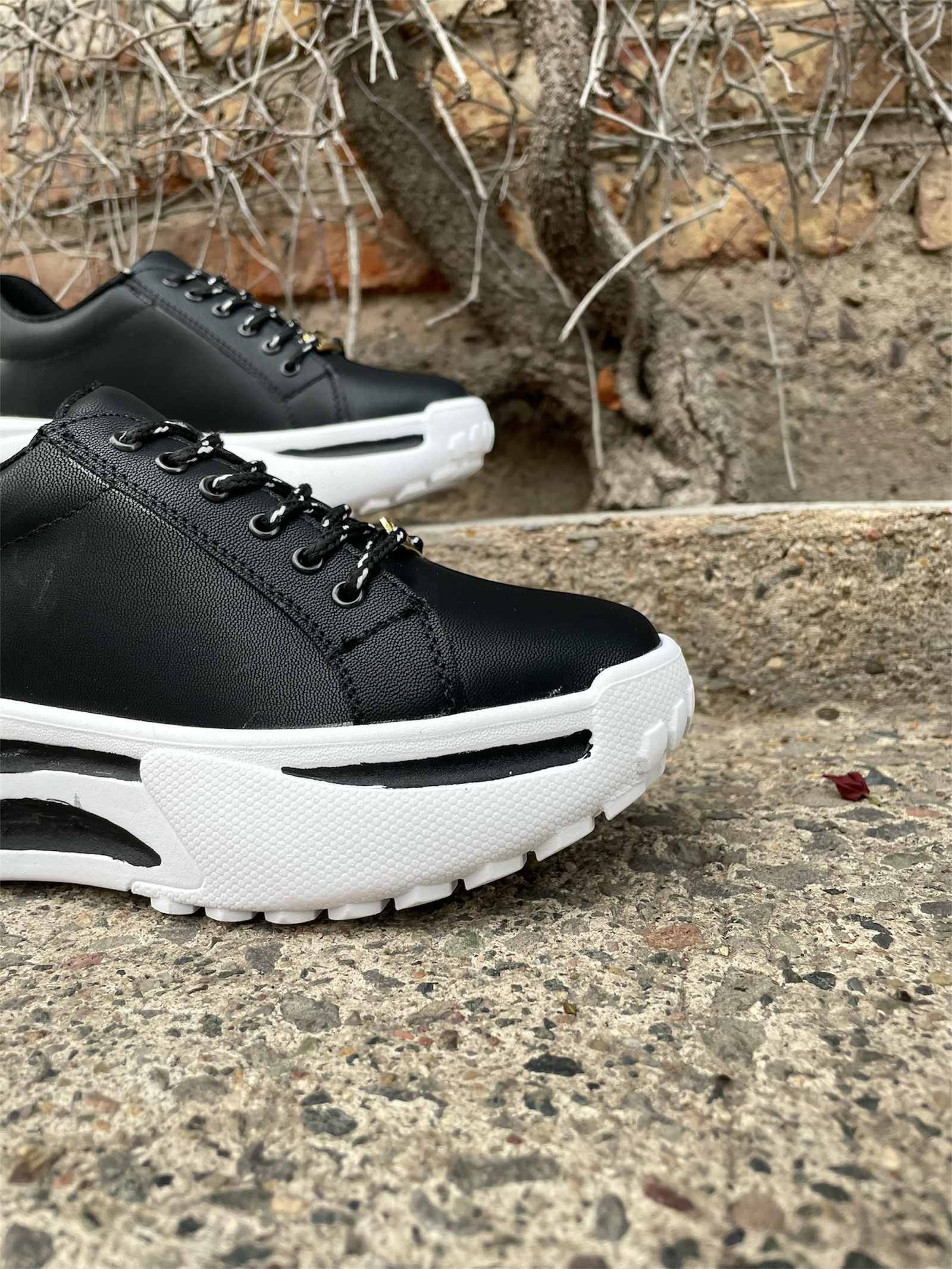 SPORTY BLACK
