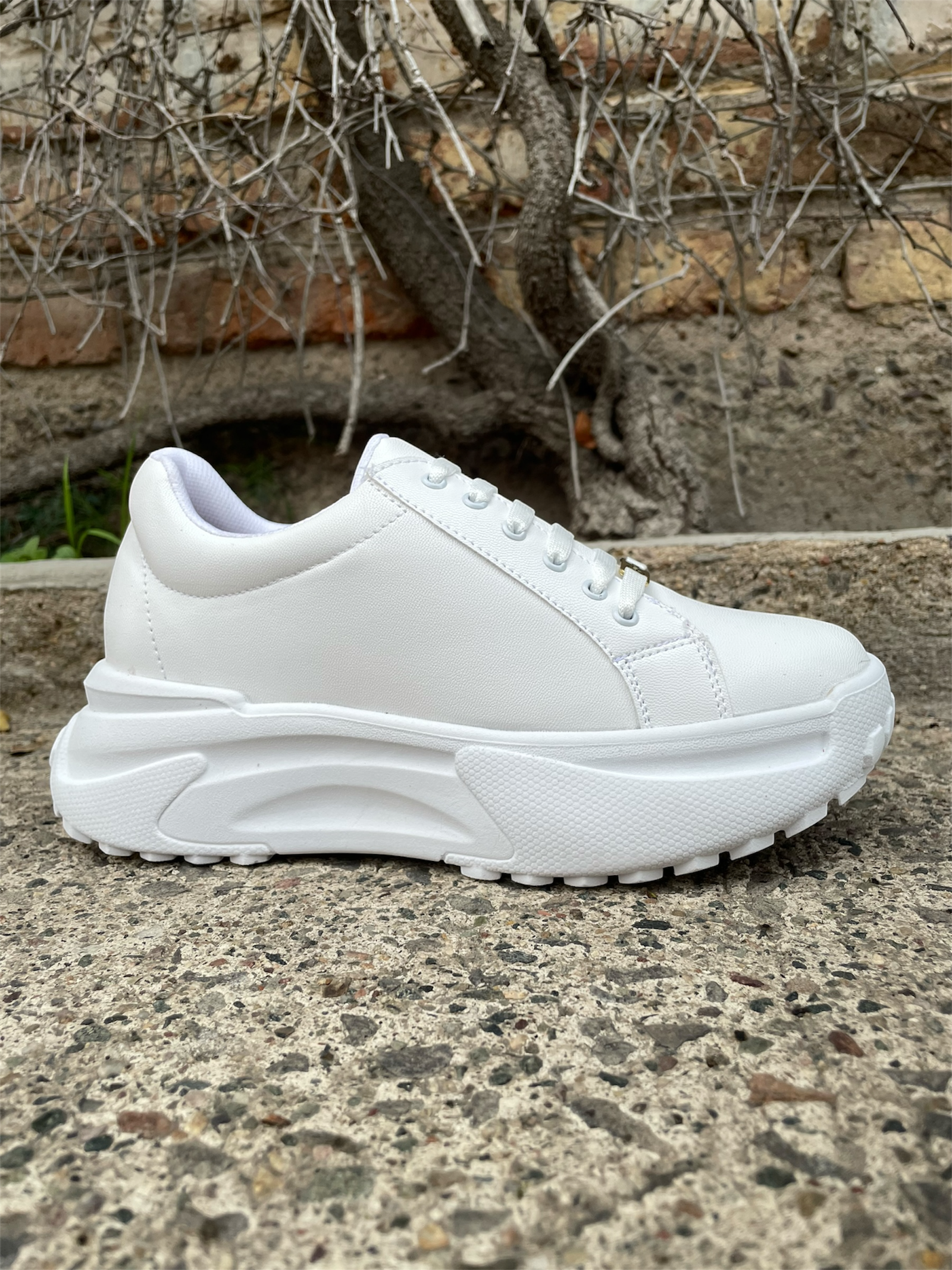 SPORTY WHITE